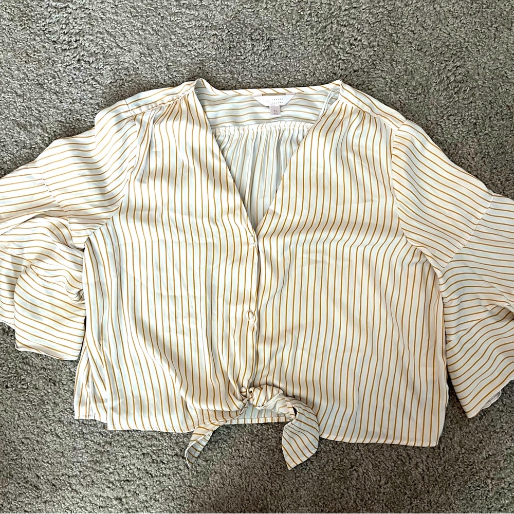 Lauren Conrad front-tie shirt size XL